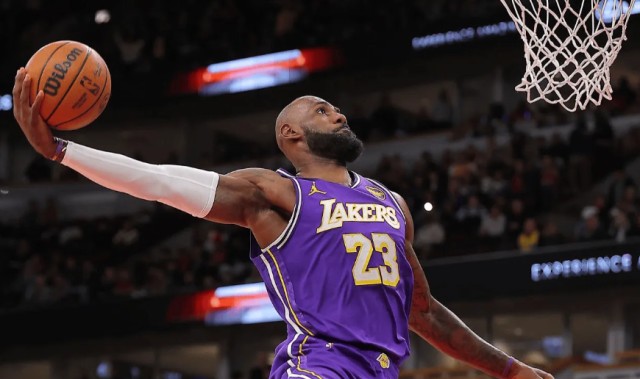 必赢体育-湖人复仇！詹姆斯连创5大NBA神迹，东契奇队史第一，八村塁轰23分